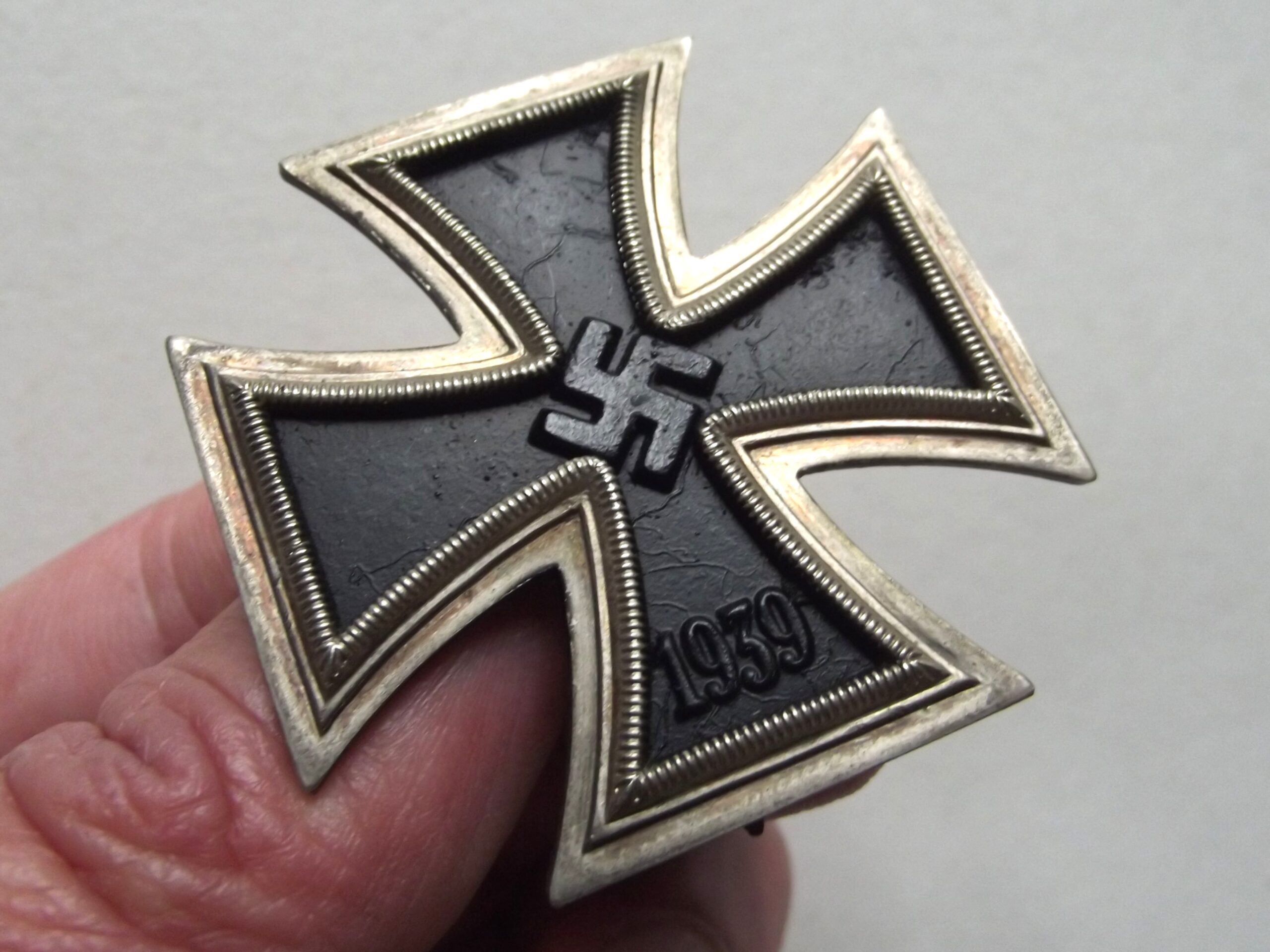 WW2 GERMAN 1ST CLASS IRON CROSS