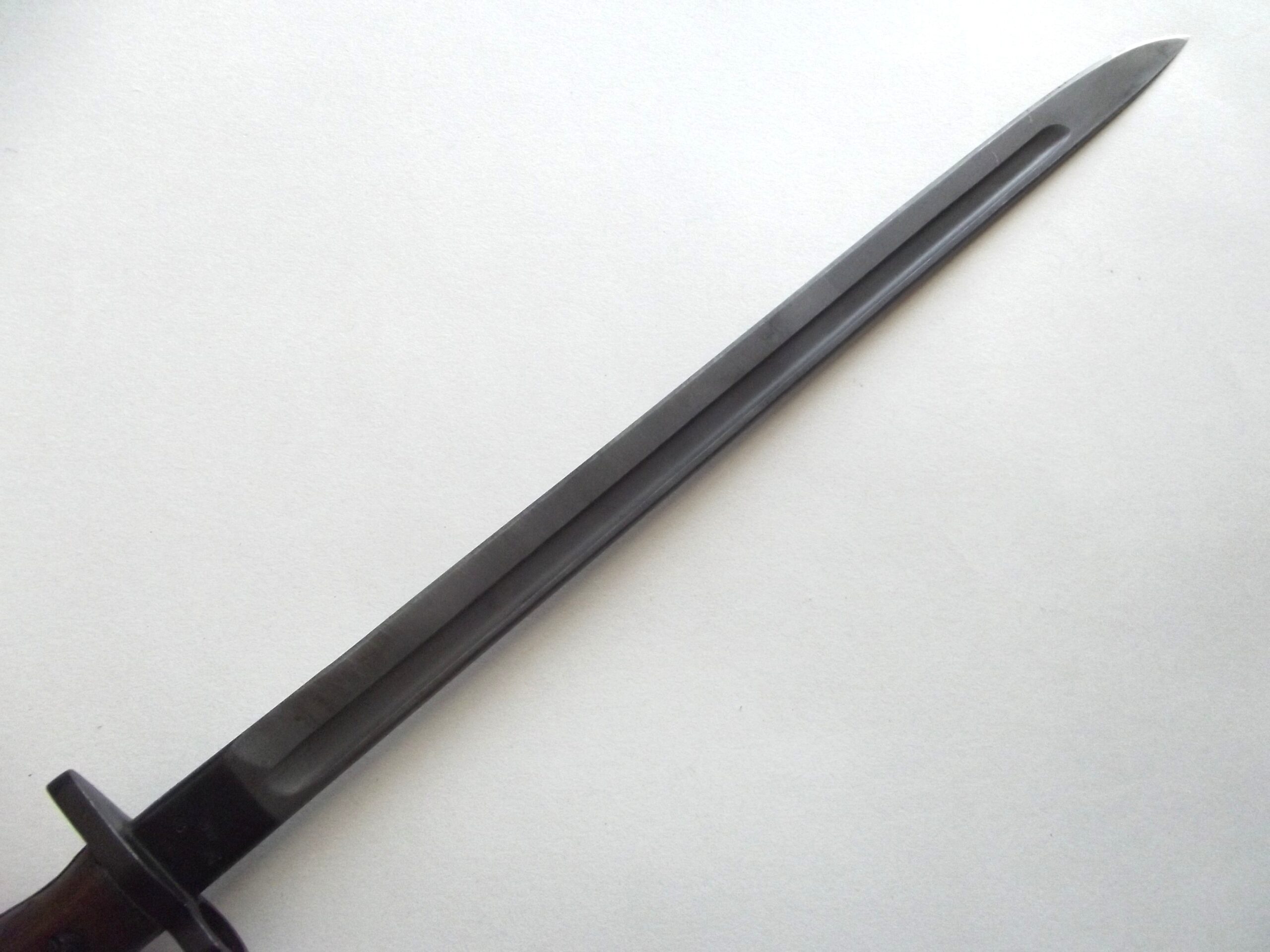 WW1 1907 BAYONET & SCABBARD DATED 1917 SANDERSON