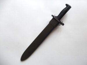 WW2 AMERICAN SPEARPOINT M1 GARAND BAYONET & SCABBARD DATED 1943 U.F.H