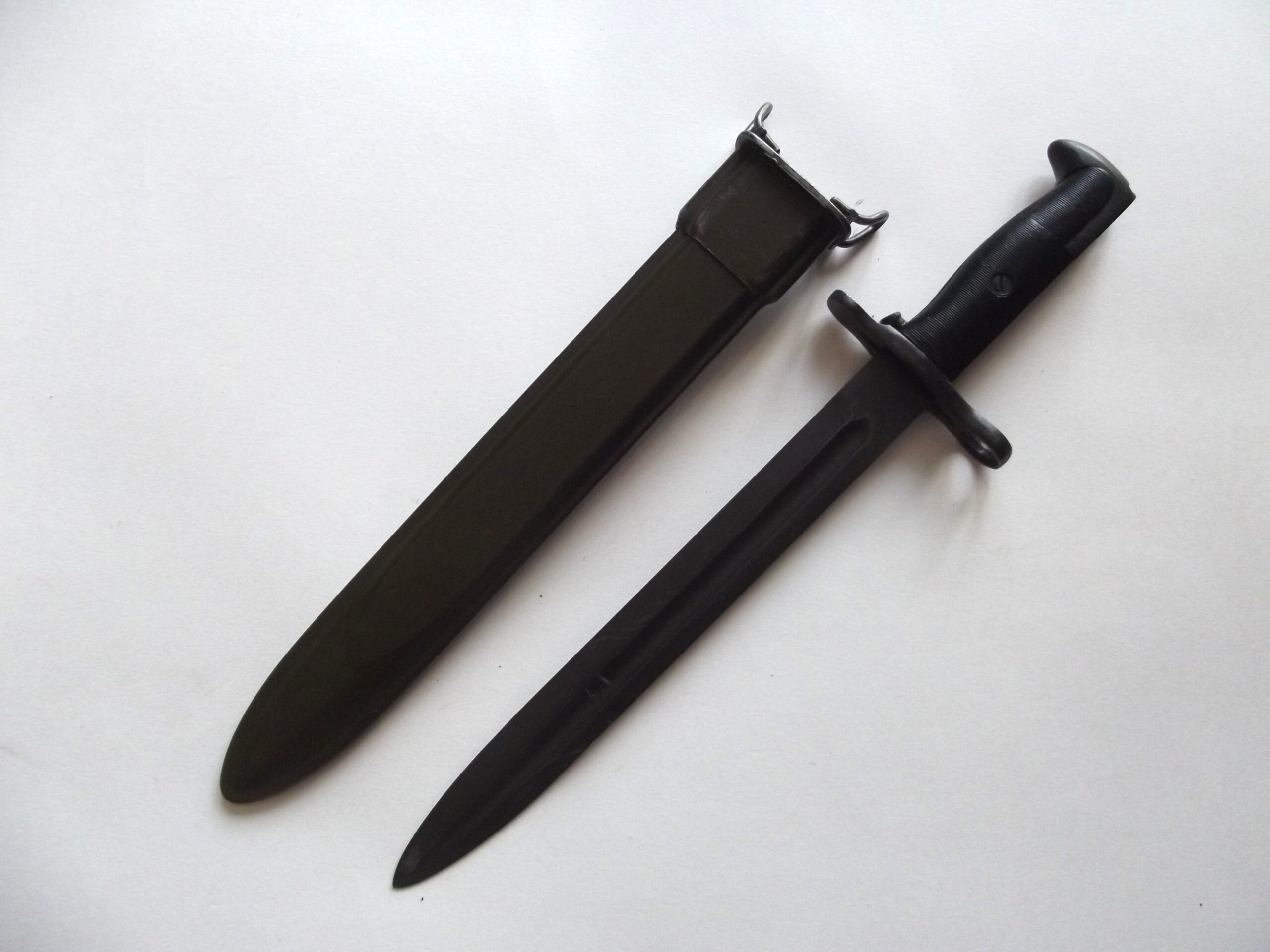 WW2 AMERICAN SPEARPOINT M1 GARAND BAYONET & SCABBARD DATED 1943 U.F.H