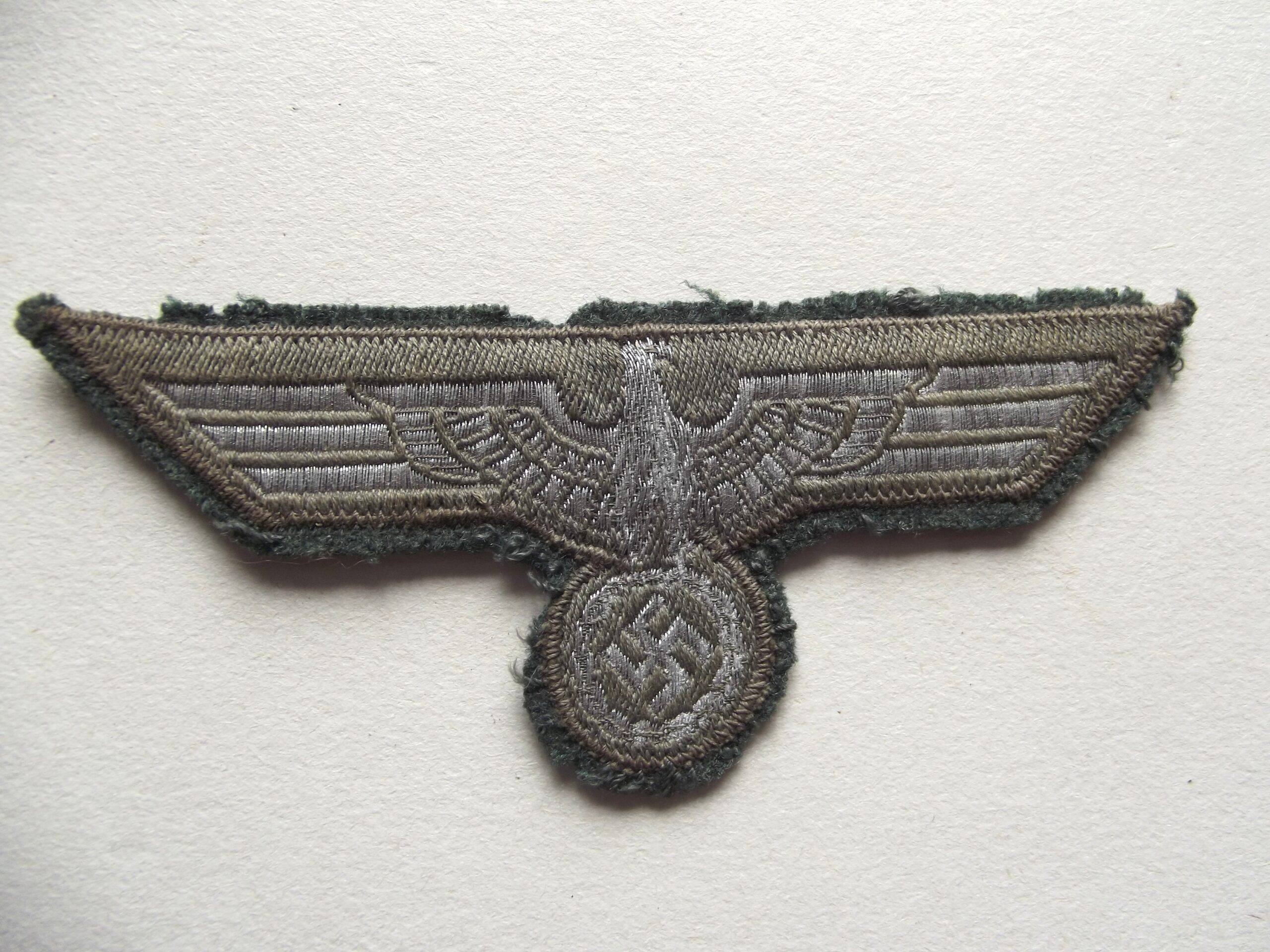 WW2 GERMAN ARMY OFFICERS/N.C.O WIRE BEVO BREAST EAGLE UNIFORM REMOVED