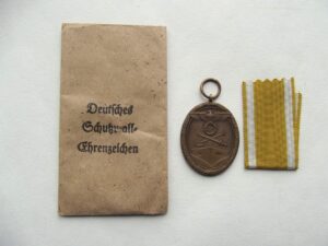 WW2 GERMAN WEST WALL MEDAL & PACKET