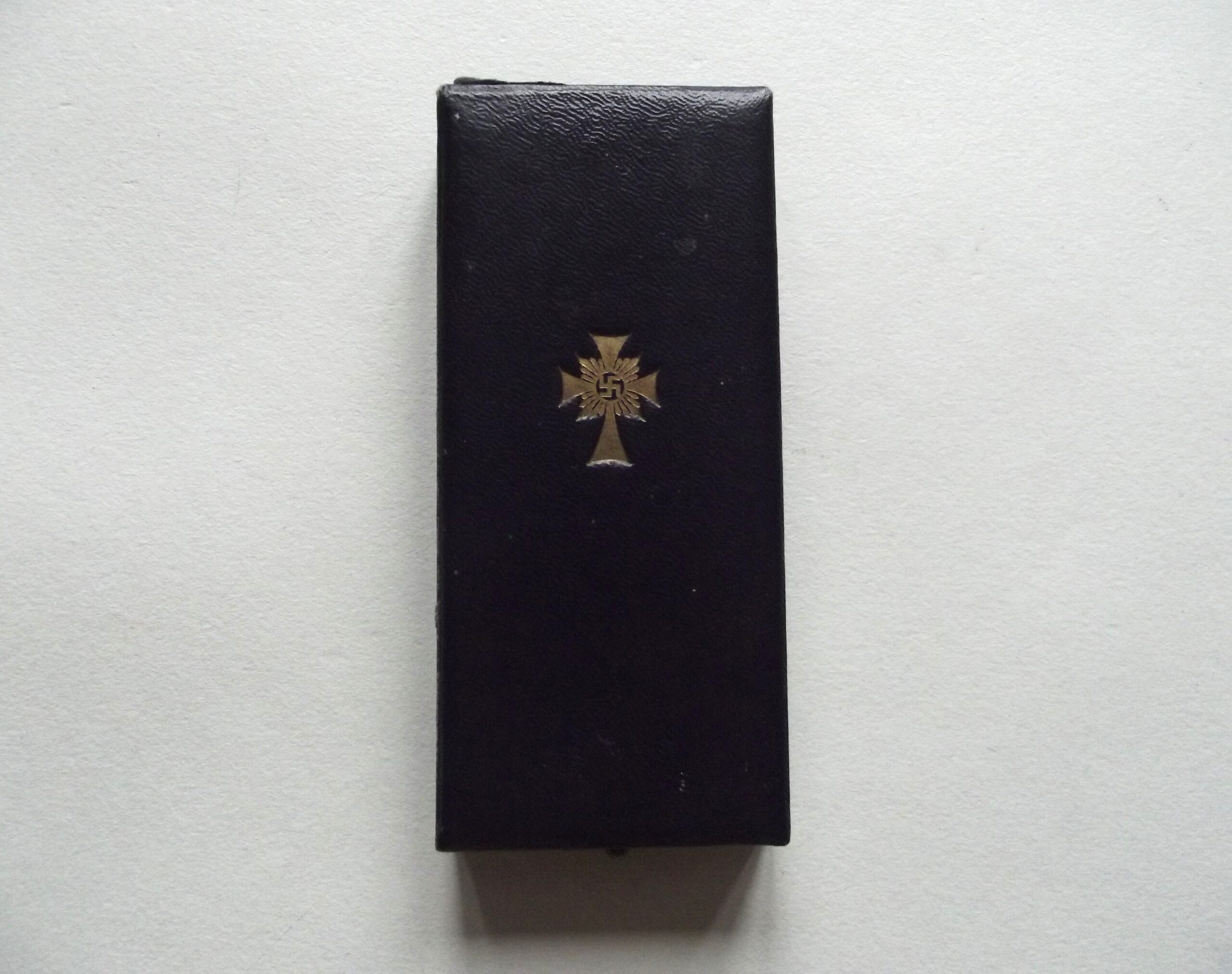 WW2 GERMAN GOLD MOTHER'S CROSS CASED