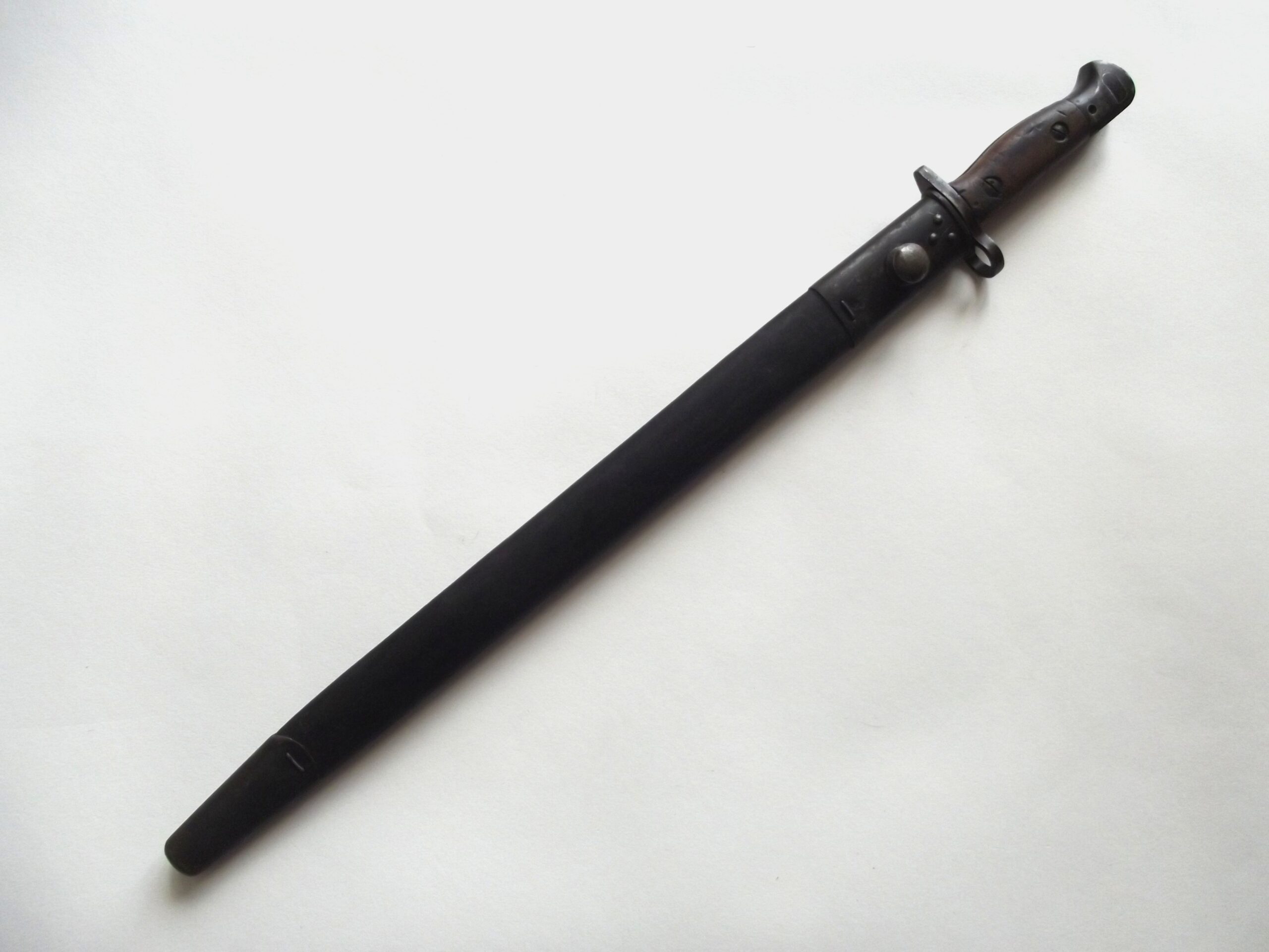 WW2 1907 LANCHESTER BAYONET & SCABBARD DATED 1943