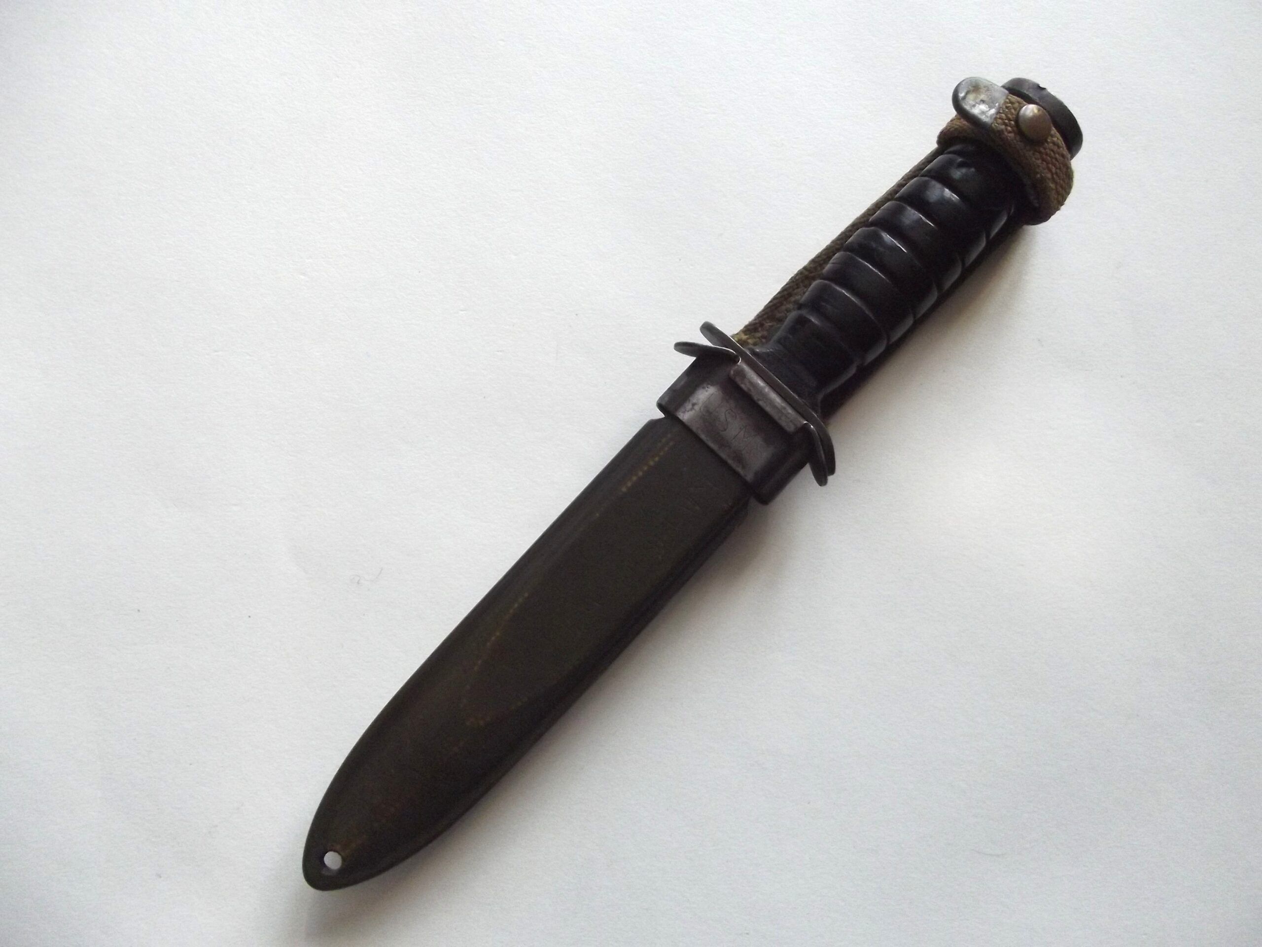 WW2 AMERICAN M3 FIGHTING KNIFE & SCABBARD BLADE MARKED CASE