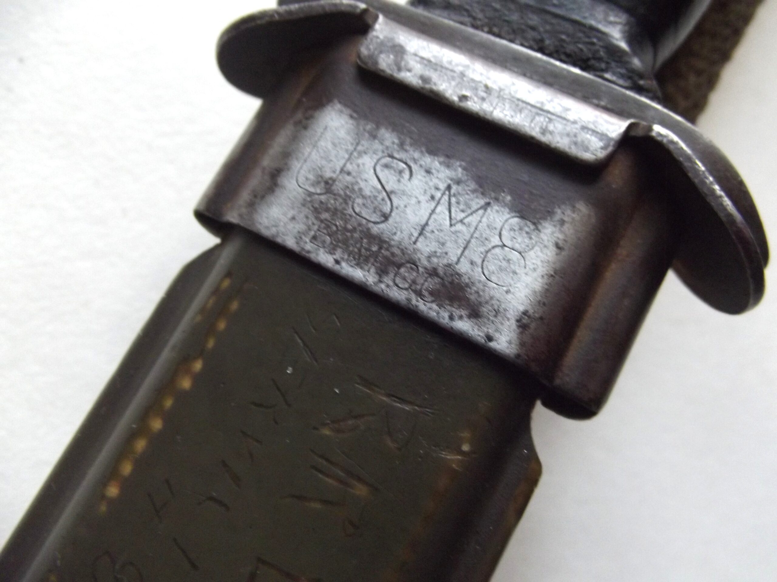 WW2 AMERICAN M3 FIGHTING KNIFE & SCABBARD BLADE MARKED CASE