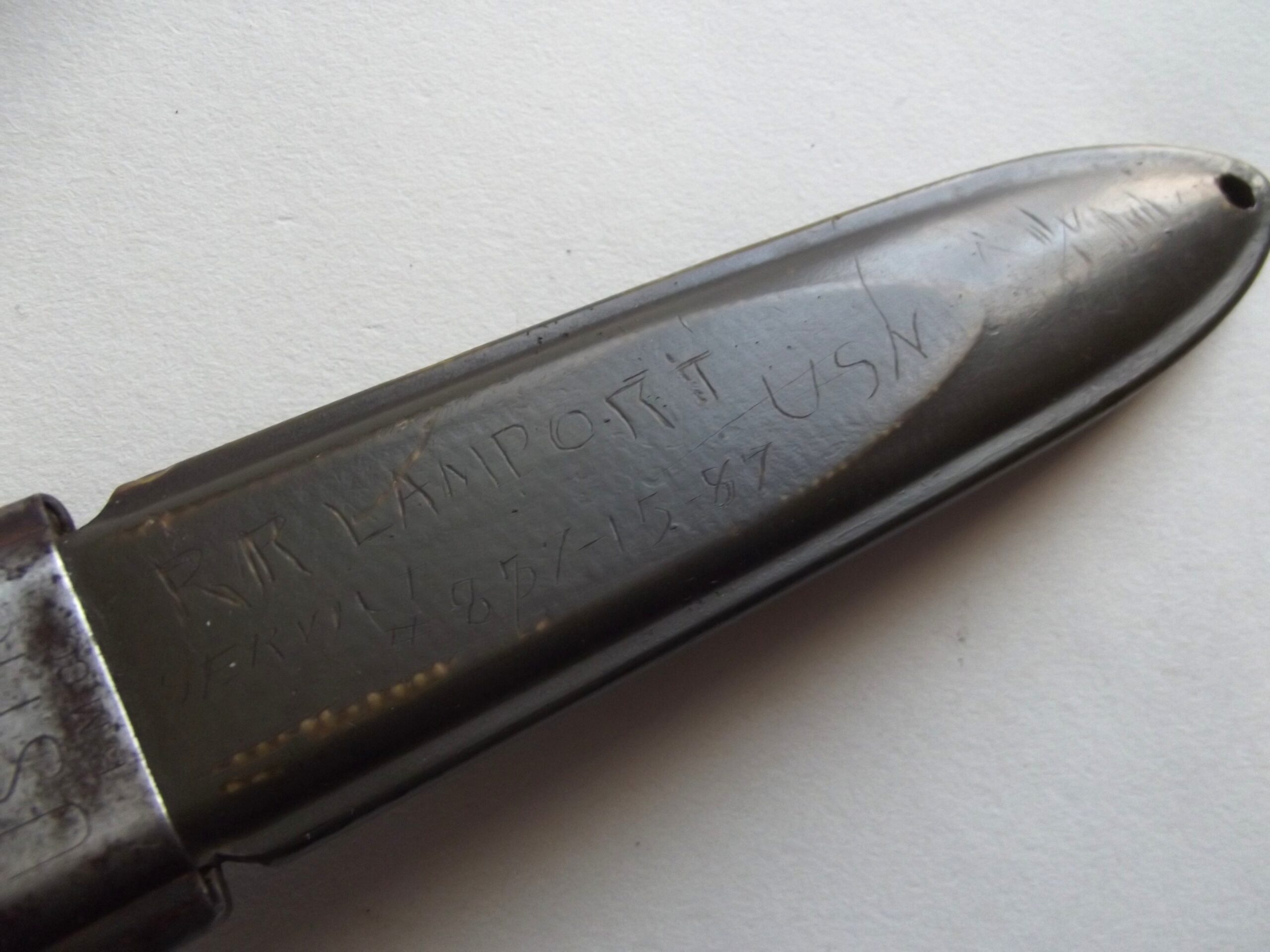 WW2 AMERICAN M3 FIGHTING KNIFE & SCABBARD BLADE MARKED CASE