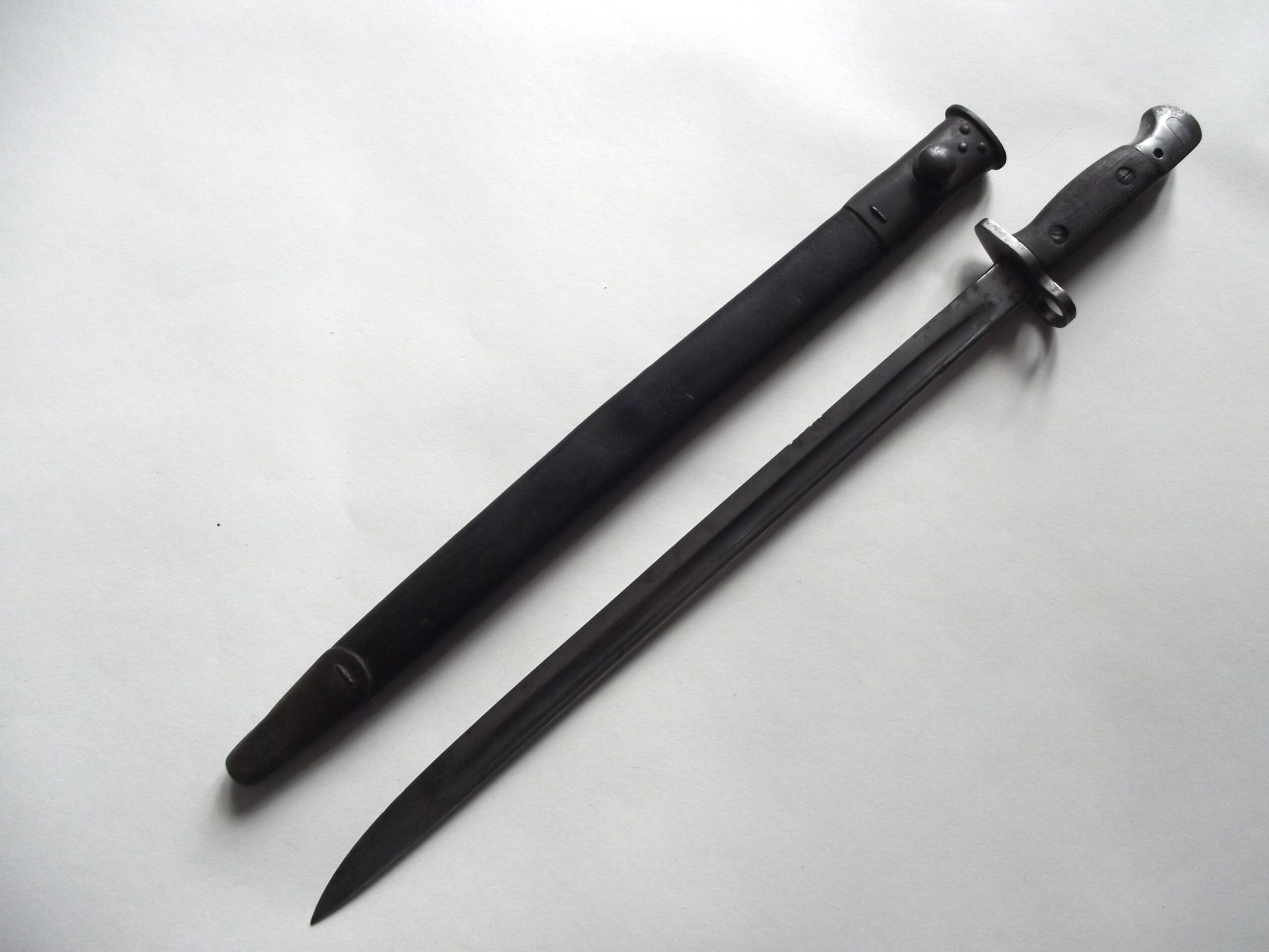WW2 1907 LANCHESTER BAYONET & SCABBARD DATED 1944