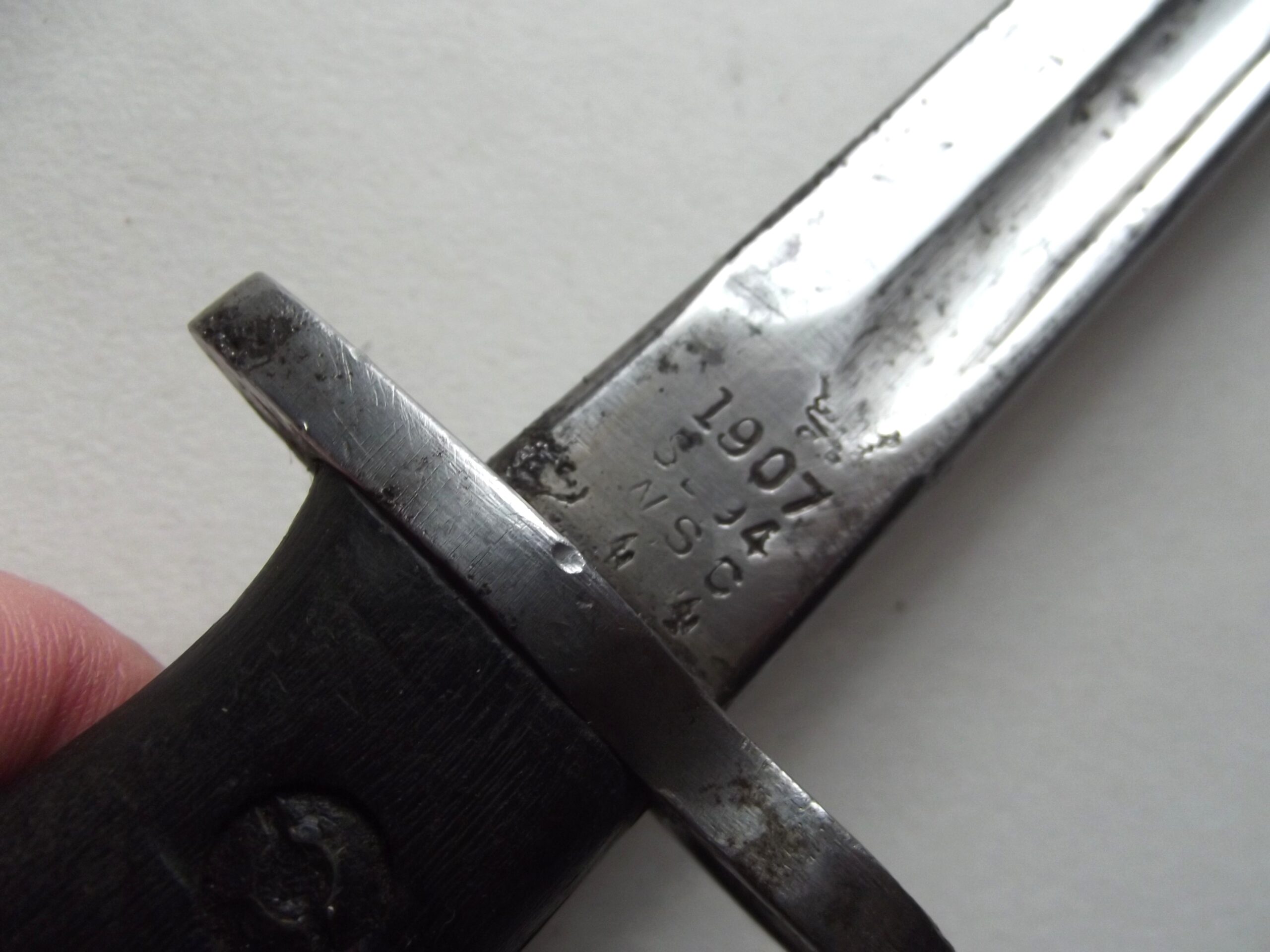 WW2 1907 LANCHESTER BAYONET & SCABBARD DATED 1944