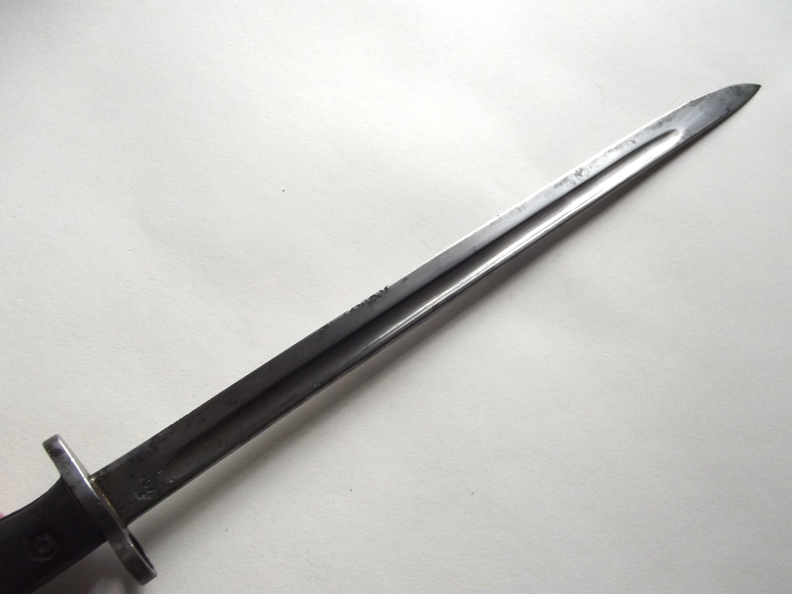 WW2 1907 LANCHESTER BAYONET & SCABBARD DATED 1944