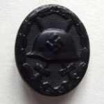WW2 GERMAN BLACK WOUND BADGE MAKER 3