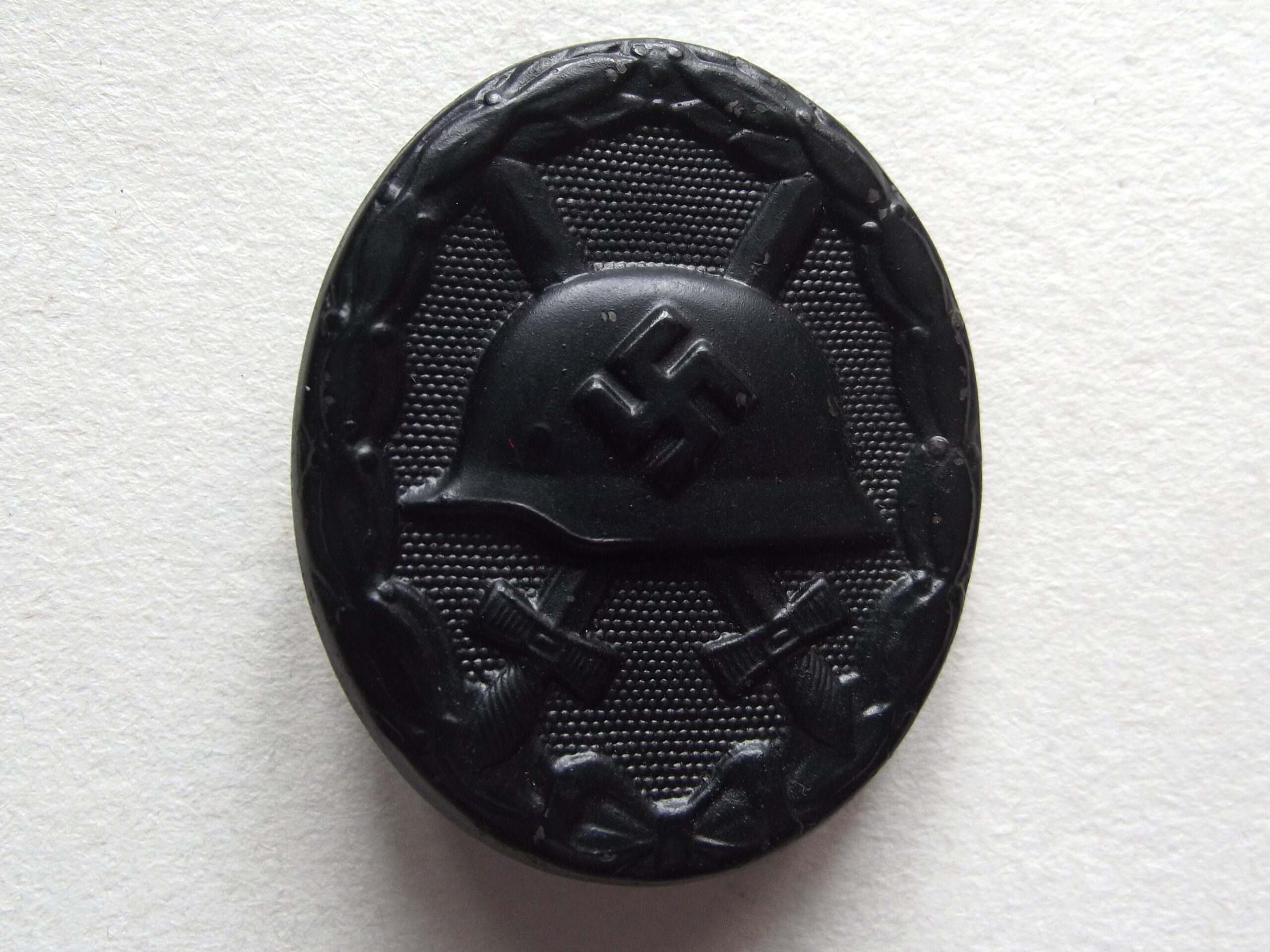 WW2 GERMAN BLACK WOUND BADGE MAKER 3