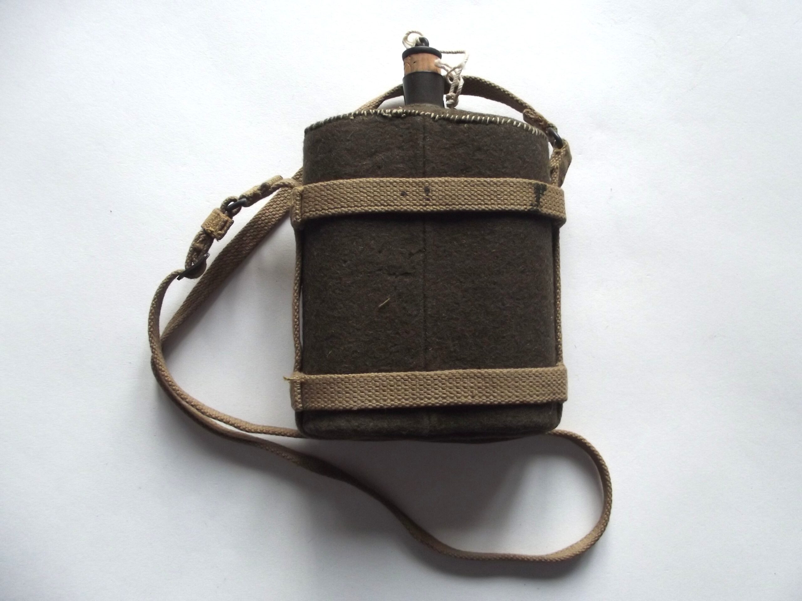 WW2 HOMEGUARD ATS WEBBING WATERBOTTLE CARRIER & WATERBOTTLE DATED 1944