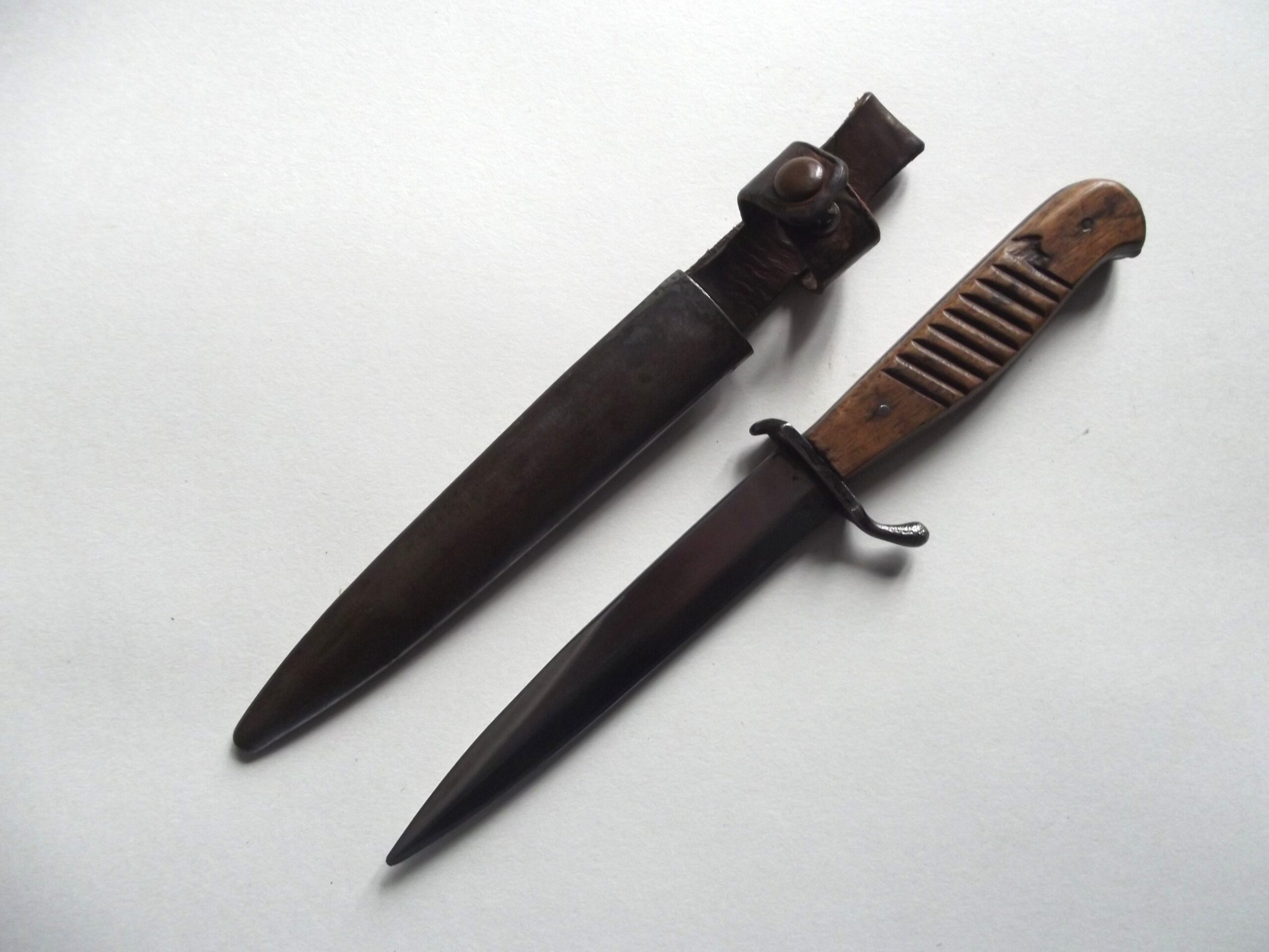 WW1 IMPERIAL GERMAN PRIVATE PURCHASE TRENCH DAGGER & SCABBARD