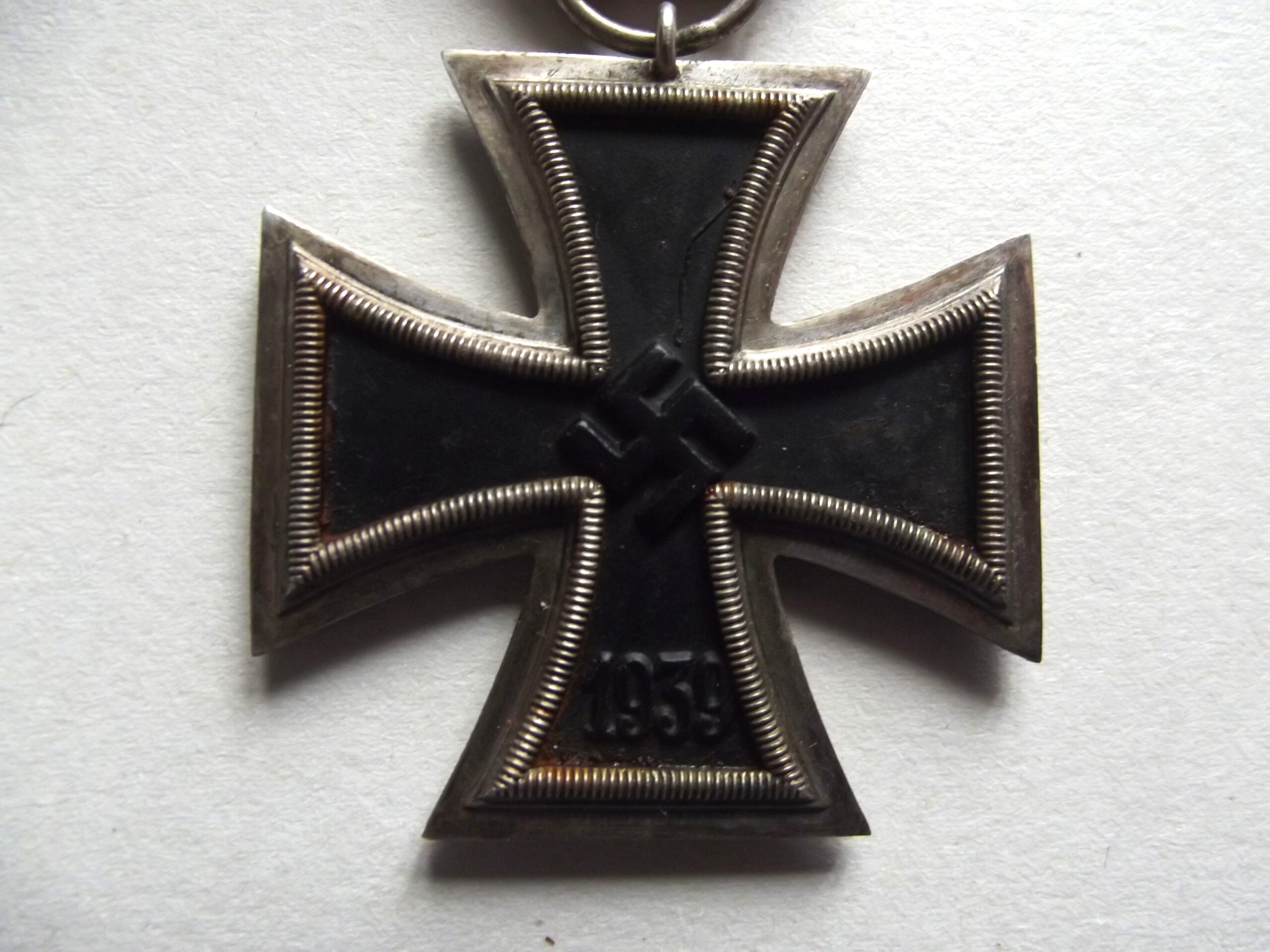 WW2 GERMAN 2ND CLASS IRON CROSS EK 2 MAKER 11
