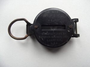 WW2 AMERICAN ARMY COMPASS DATED 1945