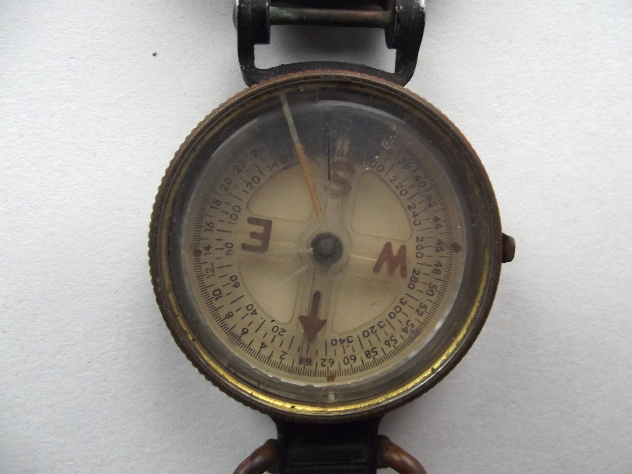 WW2 AMERICAN ARMY COMPASS DATED 1945