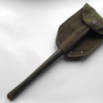WW2 AMERICAN M1943 INTRENCHING TOOL & WEBBING COVER DATED 1944/45